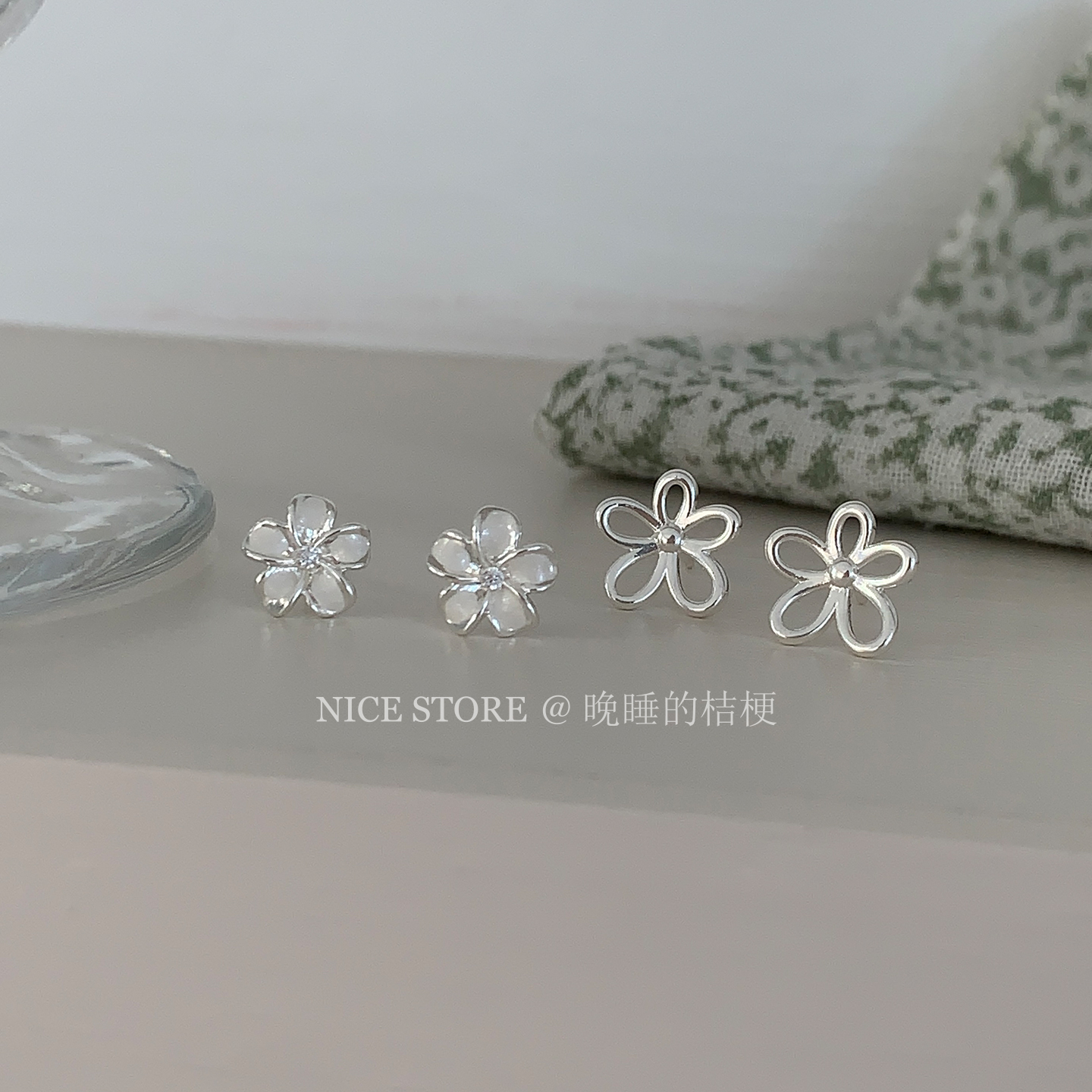 晚睡的桔梗I清新樱花小耳钉