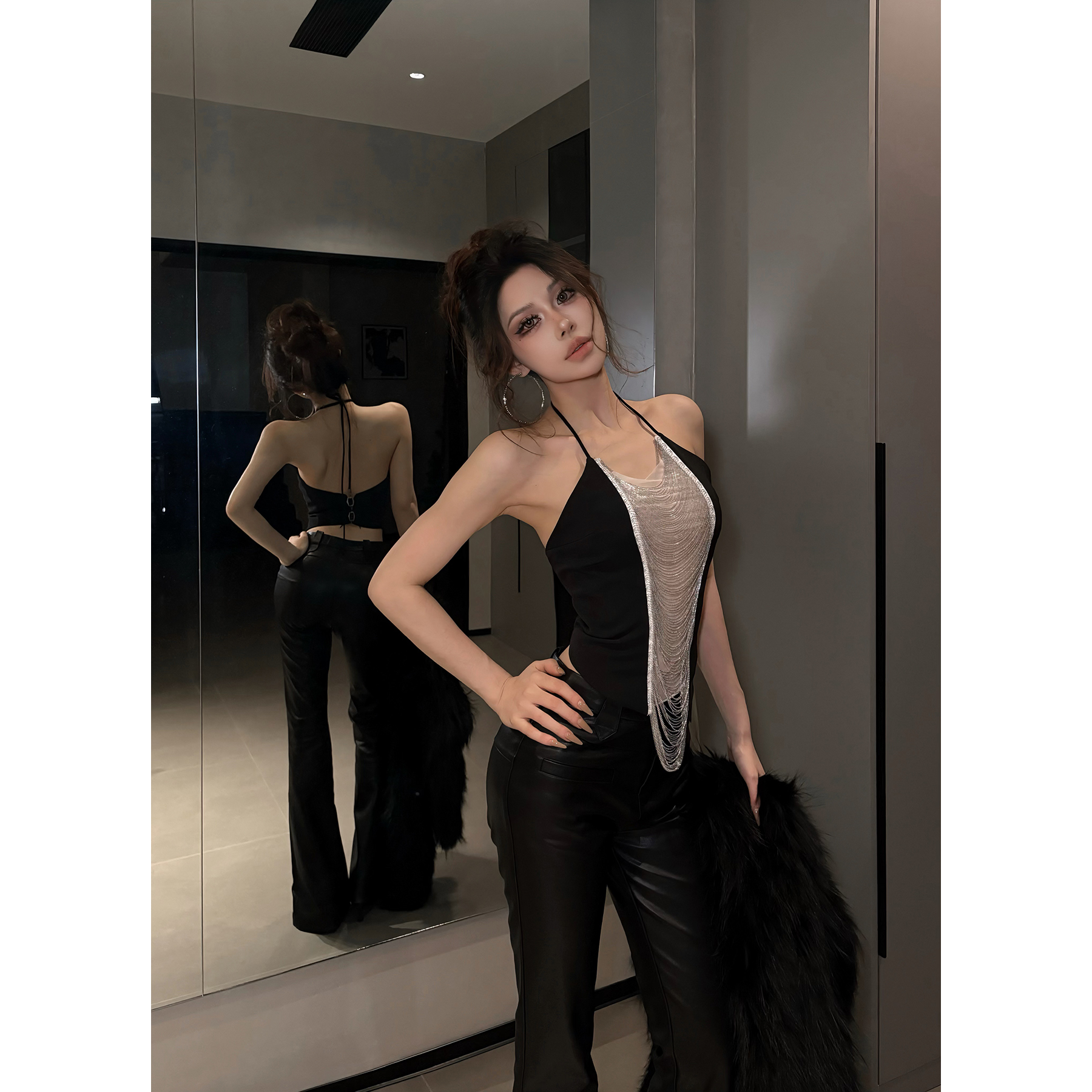 福尔尼斯悦 巨辣挂脖上衣女2025冬季黑色性感拼接露肩吊带背心