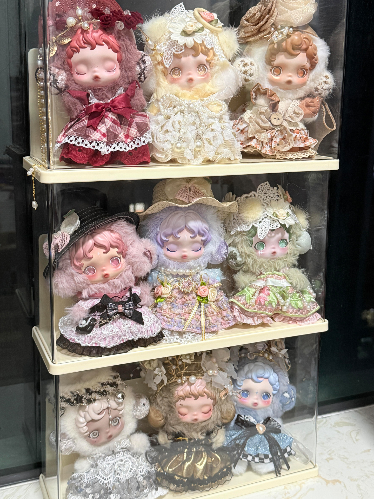 光织园收纳盒吊卡挂件展示架搪胶娃娃防尘罩labubu公仔玩偶陈列柜