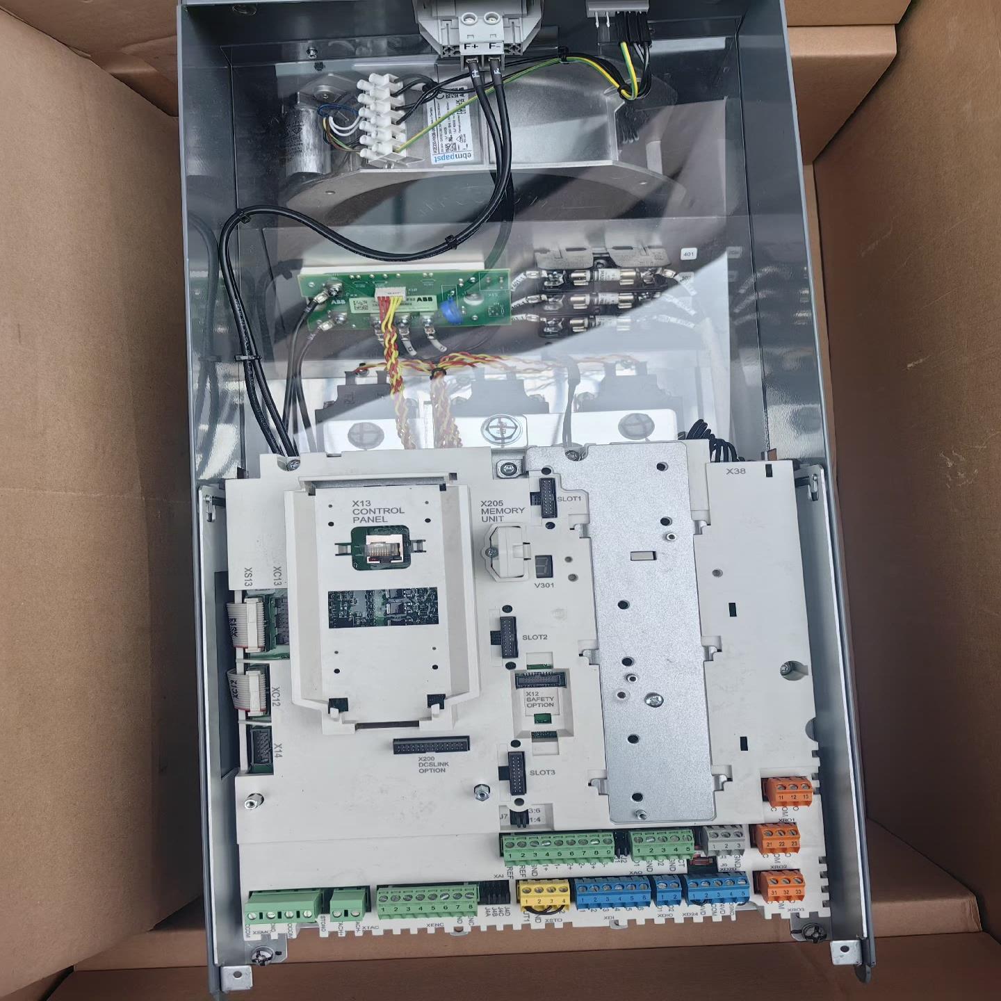 议价ABBDCS880系列直流调速做用了机器很DC适用