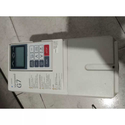 议价安川CIMR-G7A43P7，380v3.7kw一台，实物拍