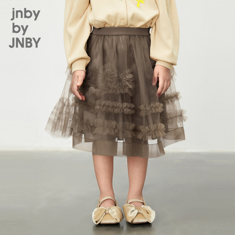 穿上身像小公主一样，小朋友喜欢的不得了