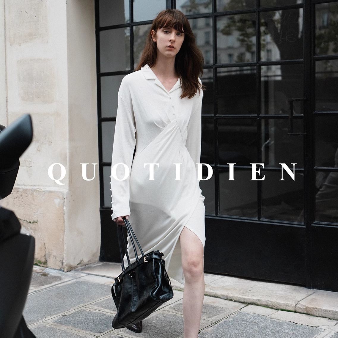 羊毛天丝斜裁立体V领长袖连衣裙