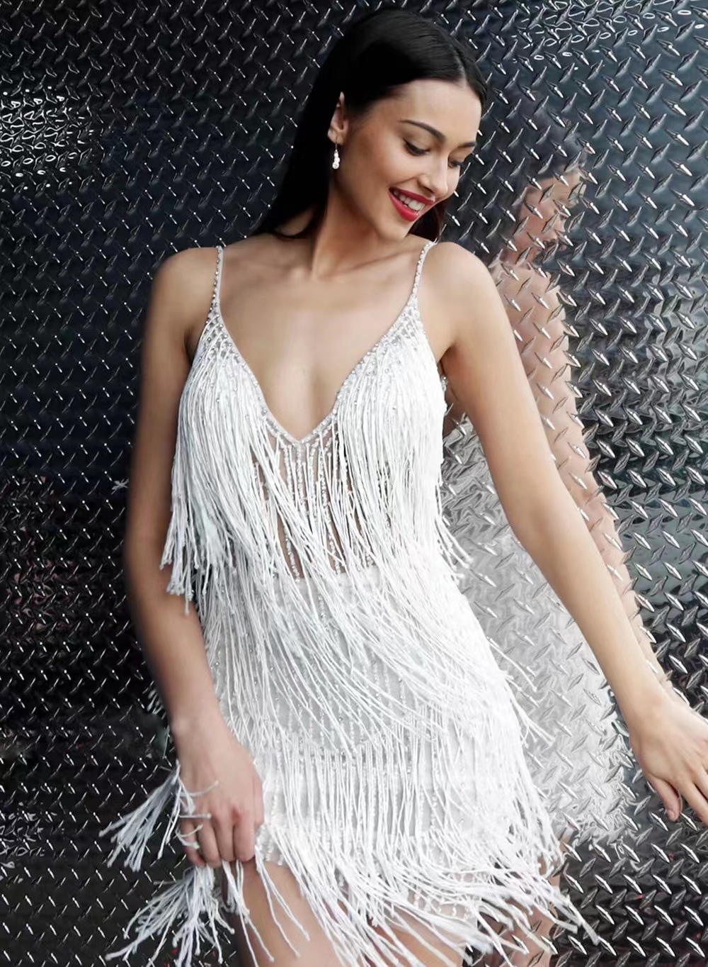 Sexy v-neck party dress 女2022性感v领无袖吊带中长流苏连衣裙