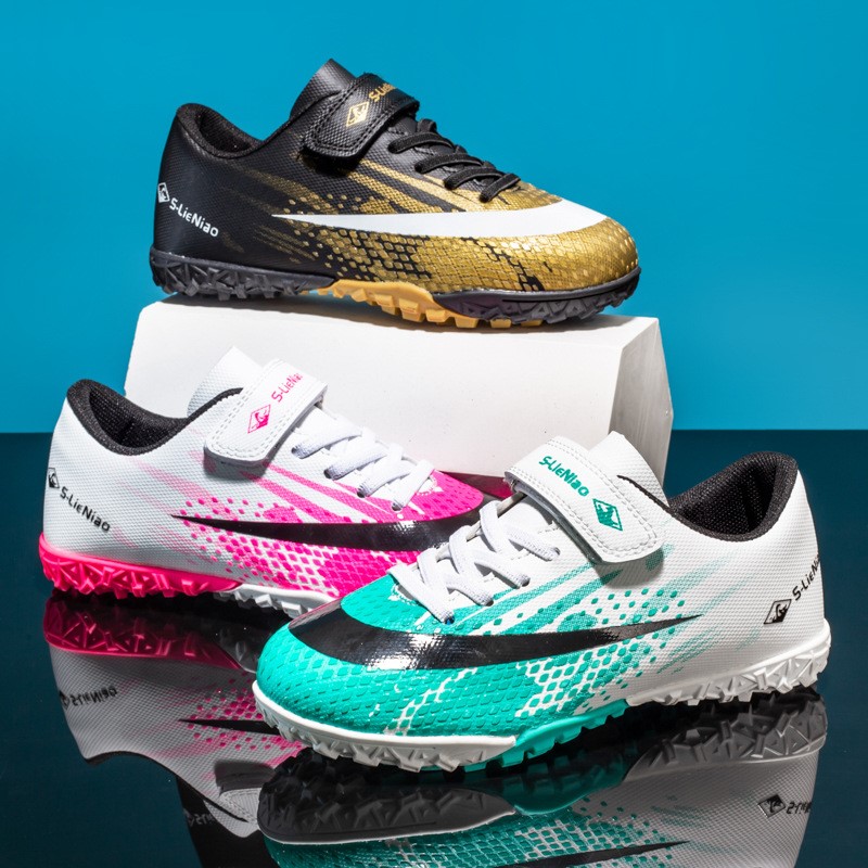 SoccerShsFtbaBnkfKidy