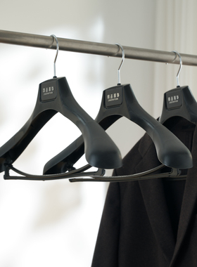 塑料黑色男女西服装店专用衣架家用挂衣加粗加大防滑无痕定制logo