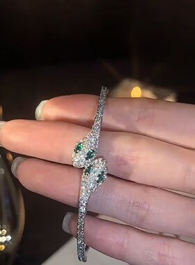 时尚小绿蛇形满钻手镯女网红爆款轻奢独特设计小众高级感精美手镯