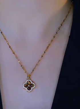 新款琥珀色四叶花项链