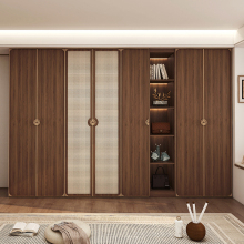 2025新款实木衣柜家用卧室中古风一门到顶大衣橱金属线条镶边定制