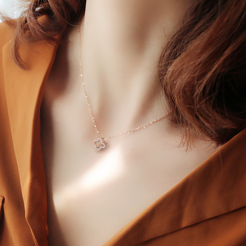 2022年新款轻奢小众四叶草项链女纯银镀18k金锁骨链简约气质首饰