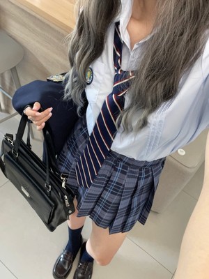 小原不圆 湛 原创jk格裙9.7晚8点 喜欢请收藏