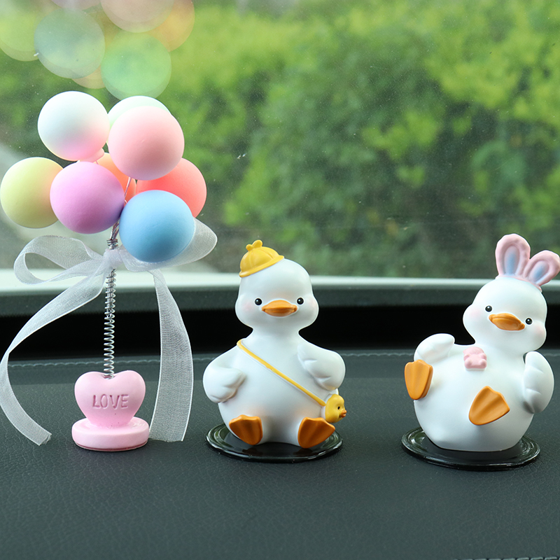 创意车载网红小鸭子汽车摆件