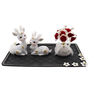 2024新款汽车摆件一路平安鹿车内创意高档香薰车载羽毛摆件装饰品