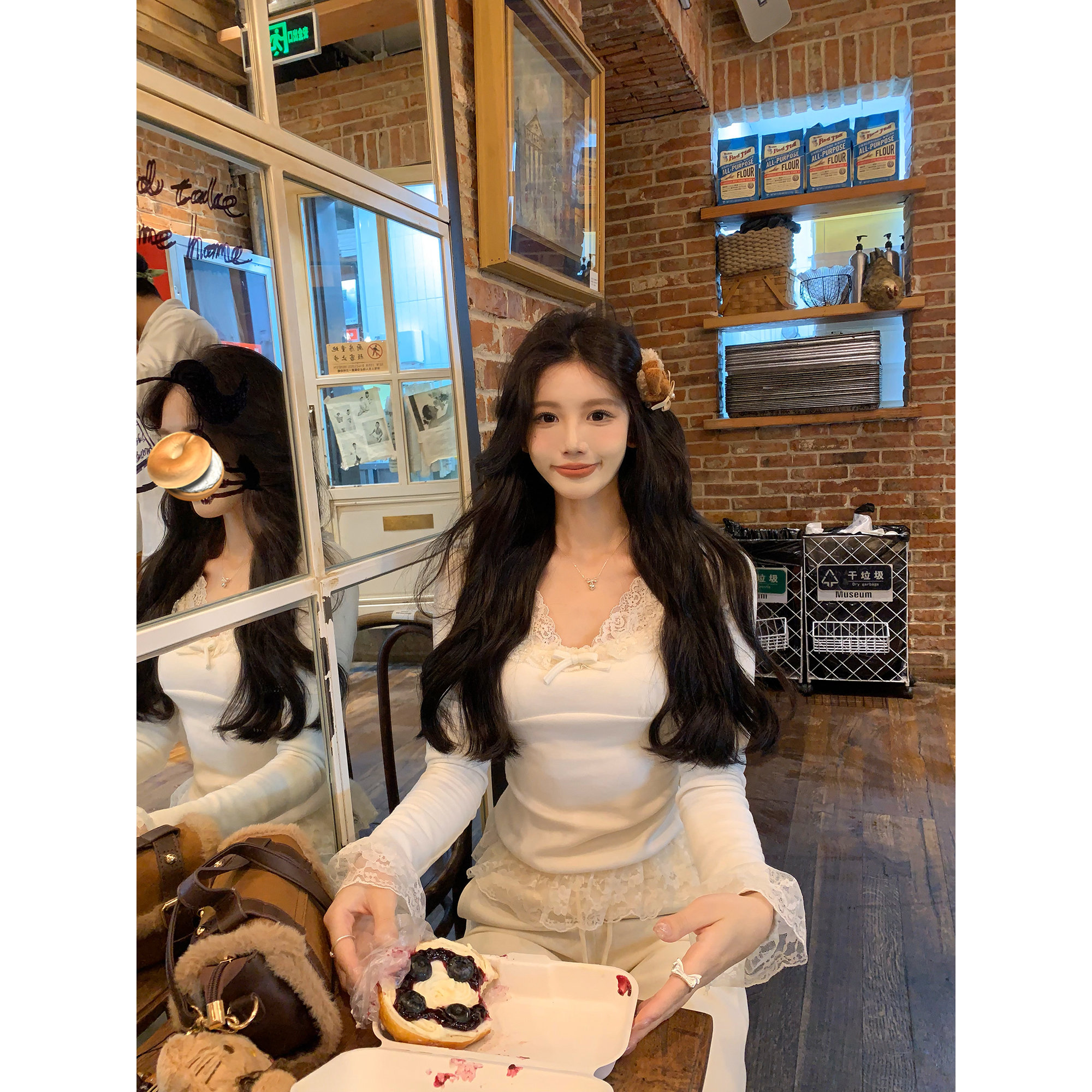 【特价6折】《蕾丝泡芙》蕾丝花边长袖打底衫+格子半身裙套装