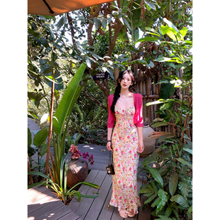 一颗甜桃yikett《明艳蔷薇》碎花吊带连衣裙女掐腰显瘦连身长裙