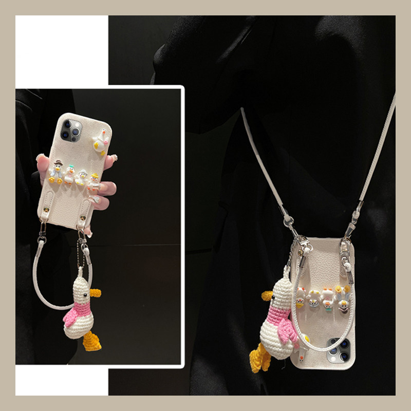 适用苹果16手机壳iPhone15promax可斜挎16e卡通14plus立体13mini鸭子12带11挂件xsmax挂绳xr可爱8趣味7硅胶6s