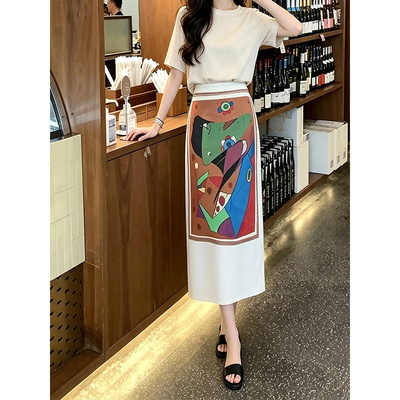 2026新款艺术印花显瘦半身裙女