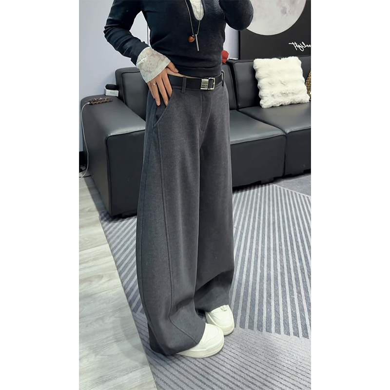 深灰色西装弯刀裤女设计感简约