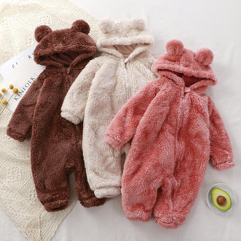 MALE AND FEMALE BABY CORAL VELVET ONE-PIECE PAJAMAS FOR AUTUMN AND WINTER INFANTS AND YOUNG CHILDREN ARE WARM THICKENED CRAWLING OUT AND CHILDRENS SLEEPING BAGS