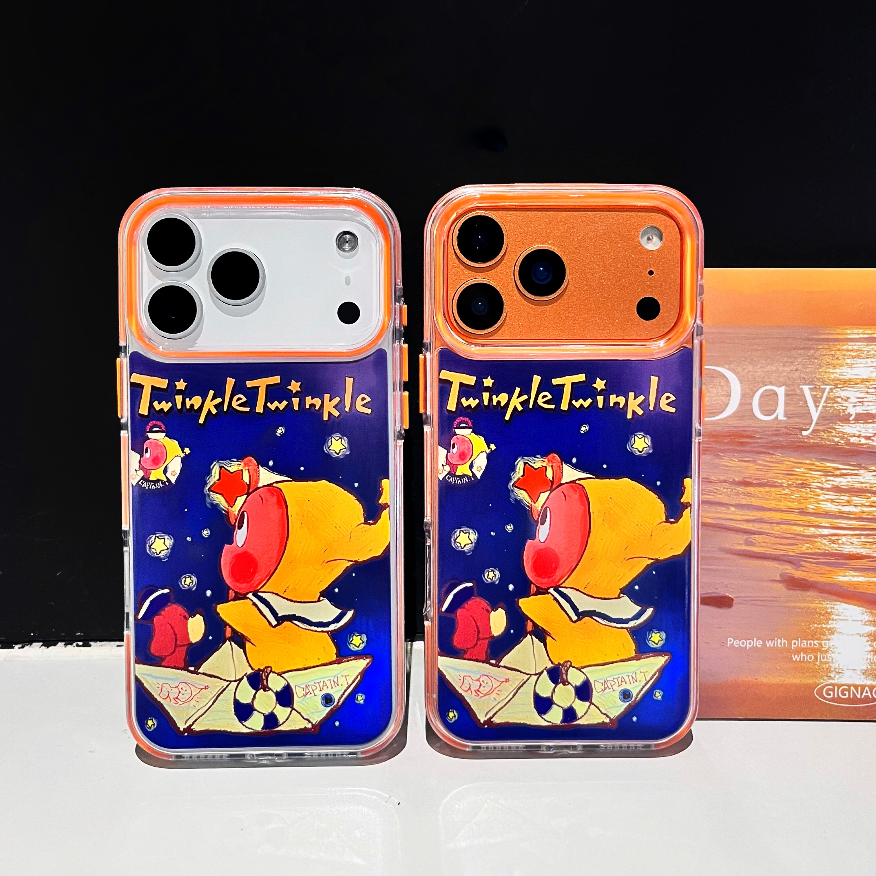 日本可爱遨游太空星星人适用iPhone17ProMax手机壳苹果16Pro软壳卡通公仔15保护套14P外壳13磁吸充电17橙色壳