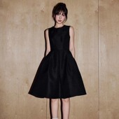 收腰赫本裙设计感法式 2026新款 无袖 A字赫本连衣裙小黑裙礼服D3214