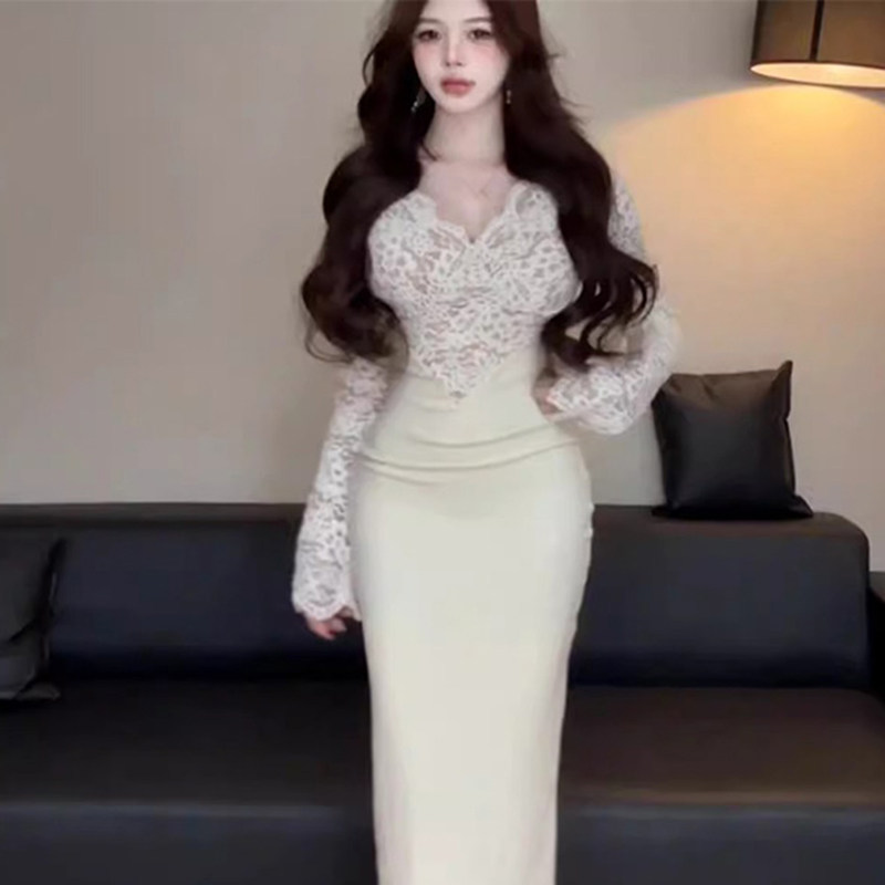 2025秋冬季新款v领蕾丝拼接针织连衣裙小众设计感包臀鱼尾裙D4183