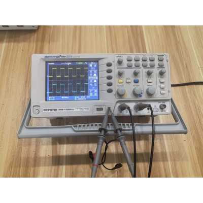 GDS-1102A-U 1G采样率100兆双通道示波器现货89成新保半年
