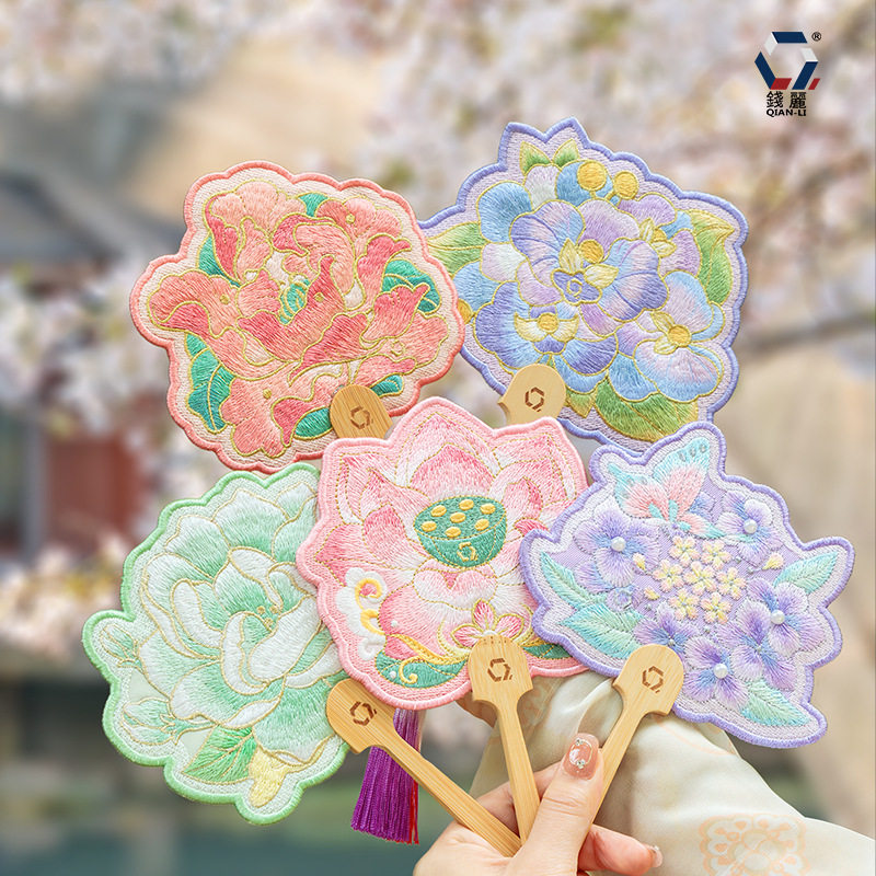 古风刺绣异形手摇扇绣花桃花扇子