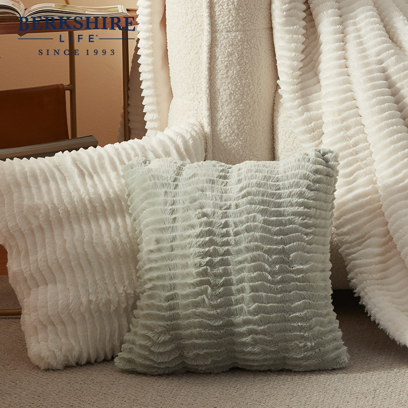 伯克希尔仿兔毛靠枕舒适轻奢