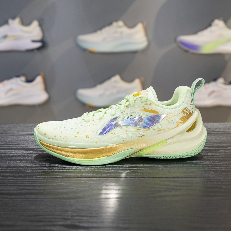 李宁四季通用回弹篮球鞋