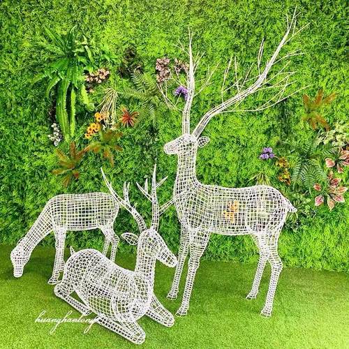 不锈钢镂空发光鹿雕塑小区户外园林广场草坪仿真动物云朵落地摆件