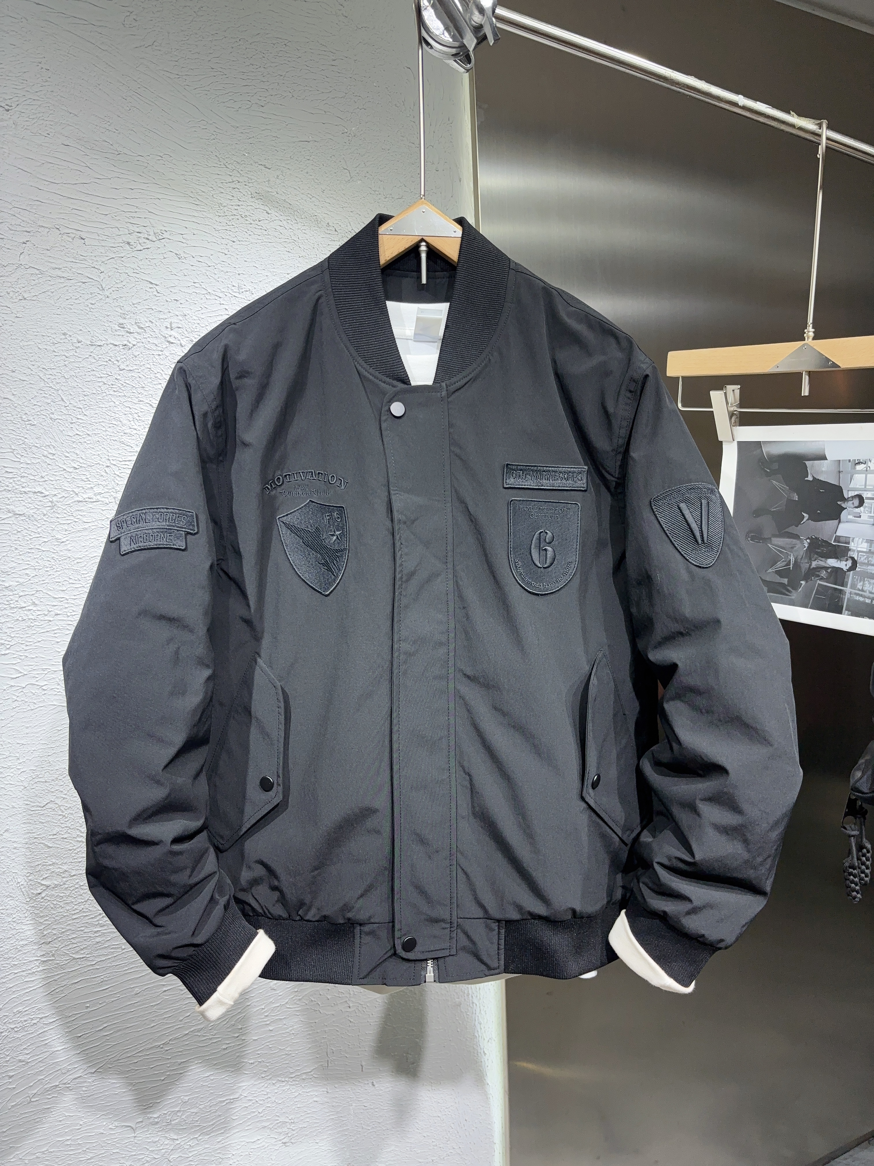 2025新款冬季白鸭绒羽绒服男士飞行夹克贴标外套保暖棒球领上衣潮