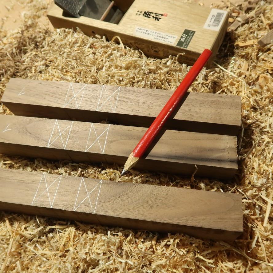 手工传统实木卯榫凳子三条腿复古板凳怀旧椅子楸木换鞋矮凳子