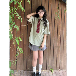 女搭配灰色百褶裙子两件套 学院风甜美时尚 套装 小个子条纹短袖 衬衫