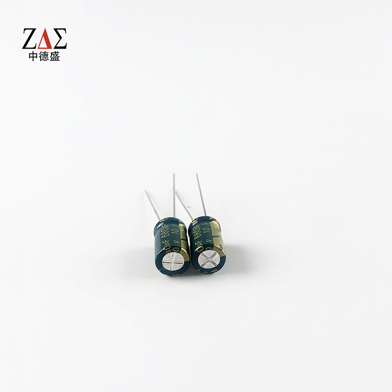 直插铝电解电容 6X12 10V 680UF 高频低阻 充电器 电源电容