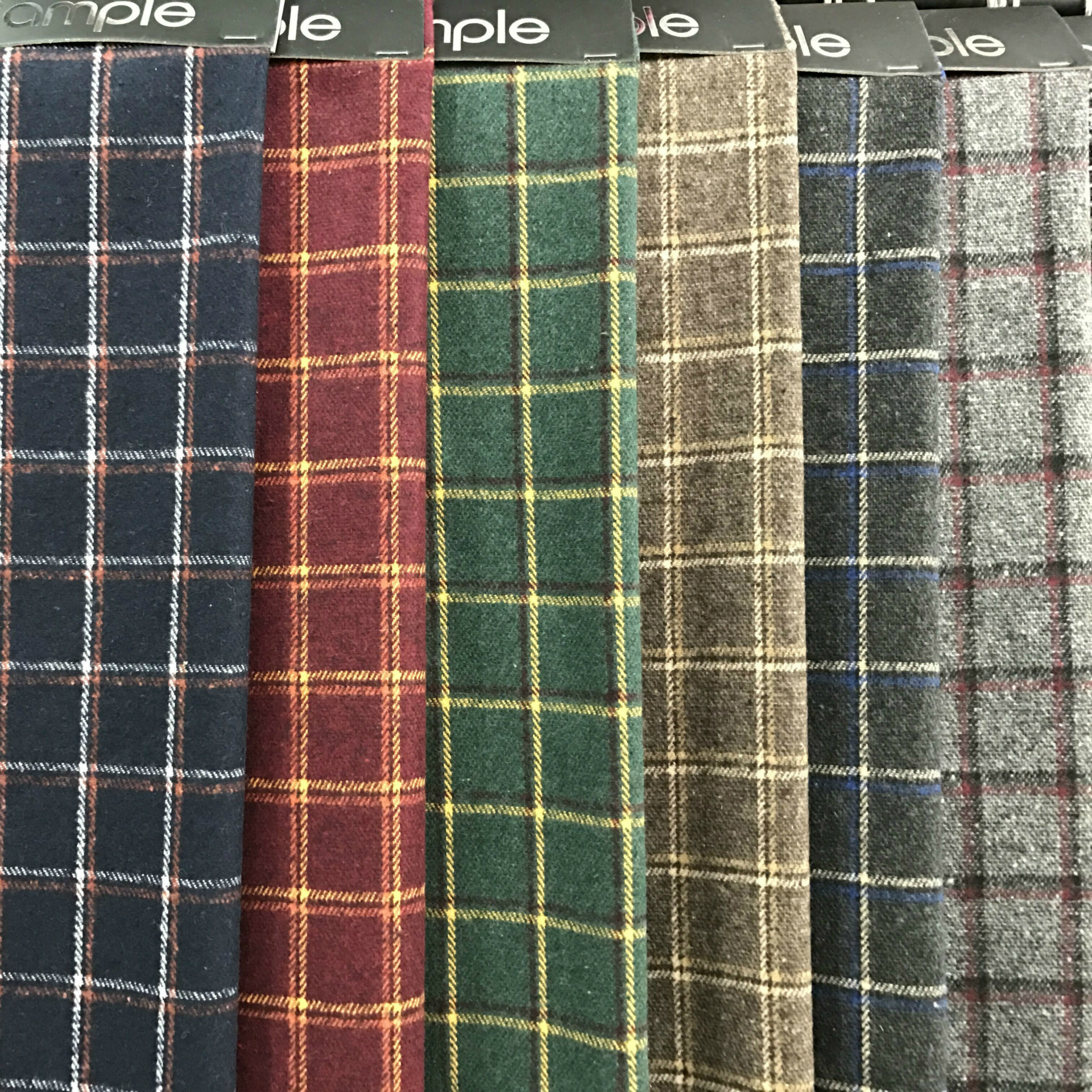 现货供应粗纺格纹面料 板丝呢双色麦呢格春秋薄呢 鞋帽箱包面料