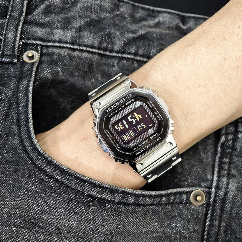 卡西欧G-SHOCK太阳能金属小方块蓝牙光动能电波男表GMW-B5000BT-1