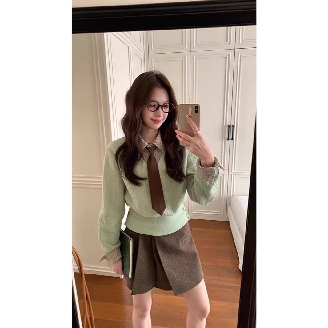 时尚流行穿搭一整套女2026新款韩系拼接翻领针织衫搭配舒适短裙女