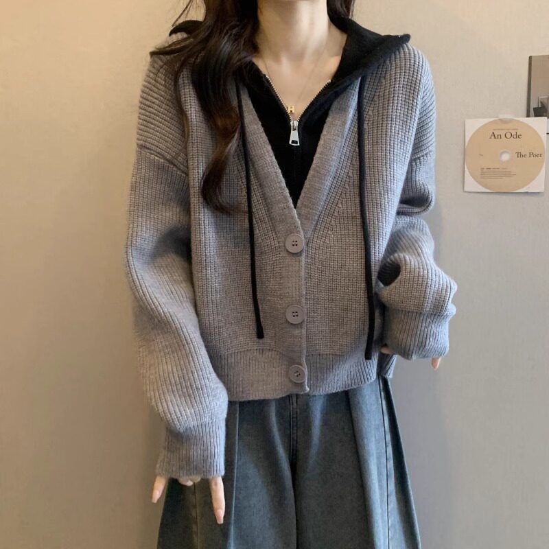 今年流行短款连帽毛衣外套女春秋大码胖mm显瘦假两件针织开衫上衣
