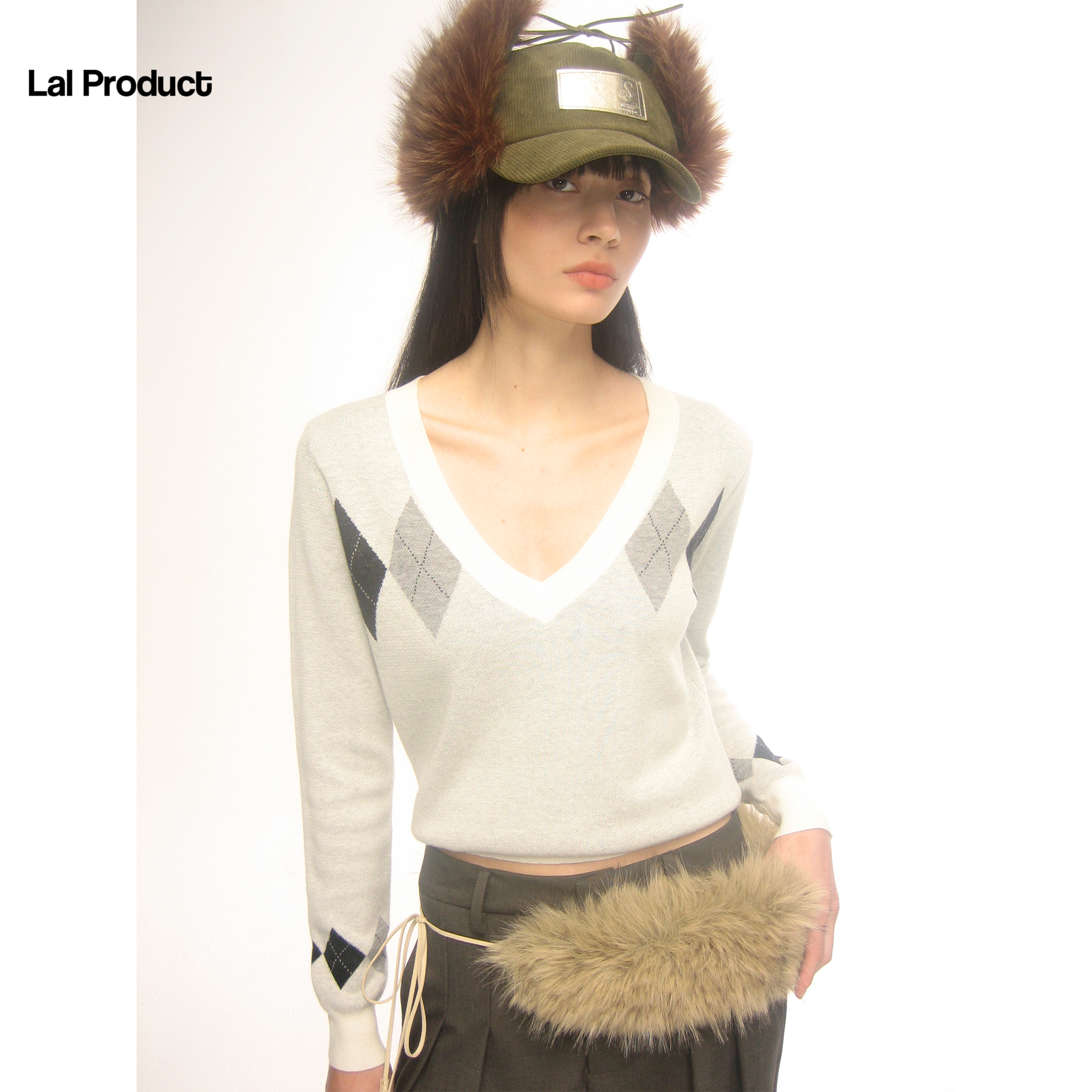 羊毛菱格纹短版V领毛衣针织衫