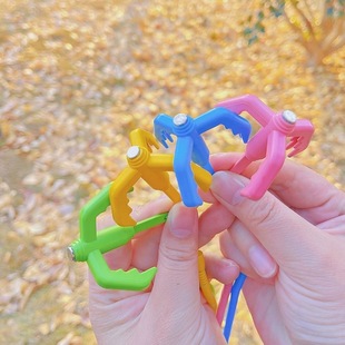 网红新款 飞天钩爪玩具弹簧爪爪勾游戏道具生日礼物儿童玩具地摊