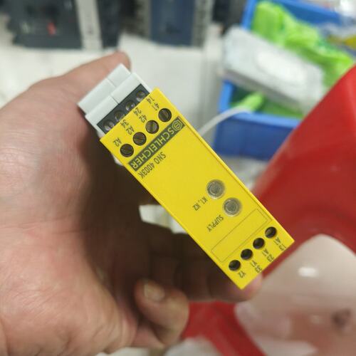 SN0 4003K有一个，包，一个100元。（议价）