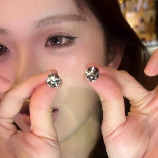 爆款 水钻圆球耳环女轻奢高级感独特耳钉2025新款 小巧冷淡风耳饰潮