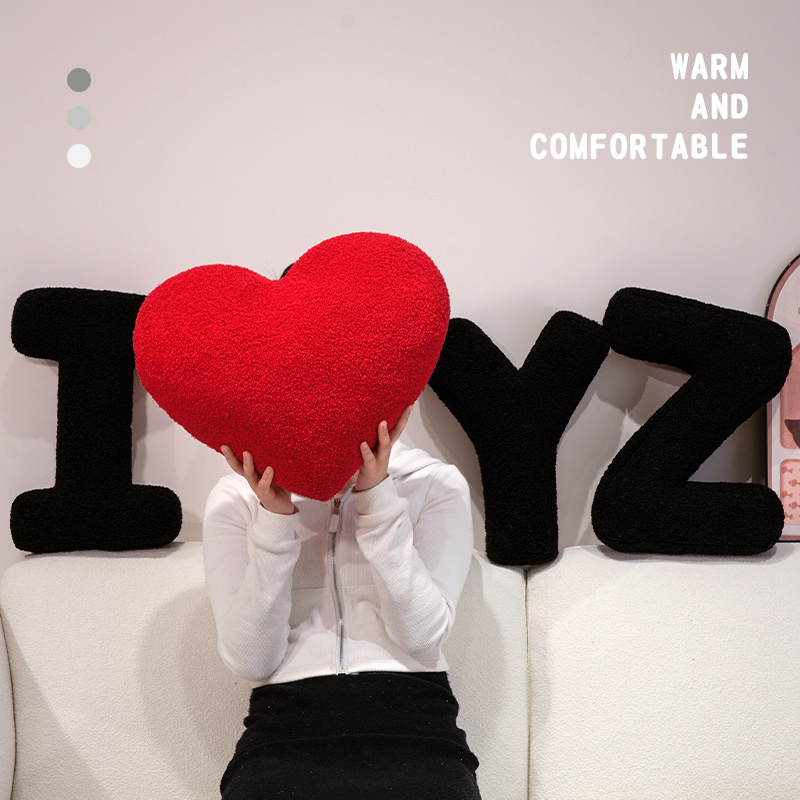 英文字母抱枕姓名组合卡通沙发靠垫创意ins风情人节礼物送女友