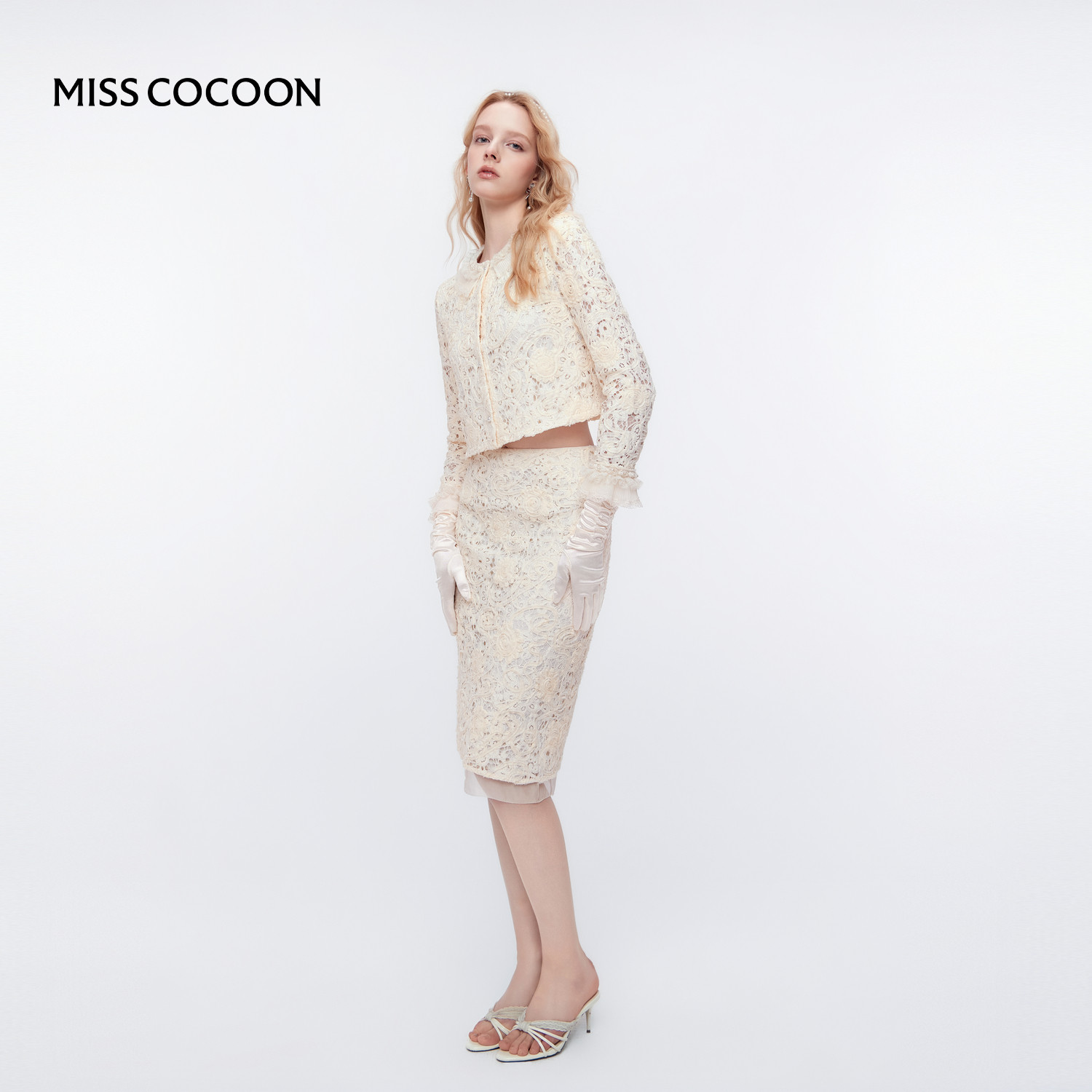 MISSCOCOON可可尼小香风短外套女2025秋季新款白色镂空蕾丝套装裙,女装/女士精品,短外套,淘宝优惠券,粉丝福利购,淘宝优惠卷