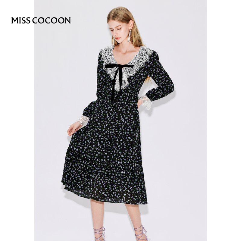 【呼呼专享】MISSCOCOON优雅小碎花蕾丝大V领修身连衣裙