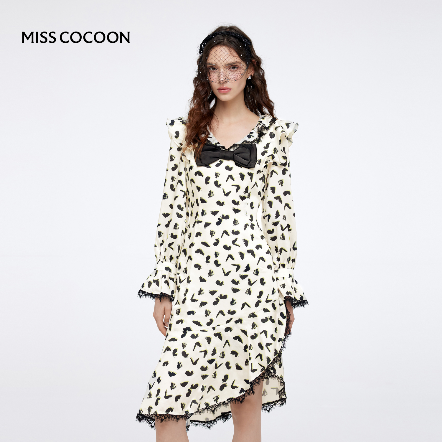 【呼呼专享】MISSCOCOONV领设计剪影蝴蝶花法式连衣裙女
