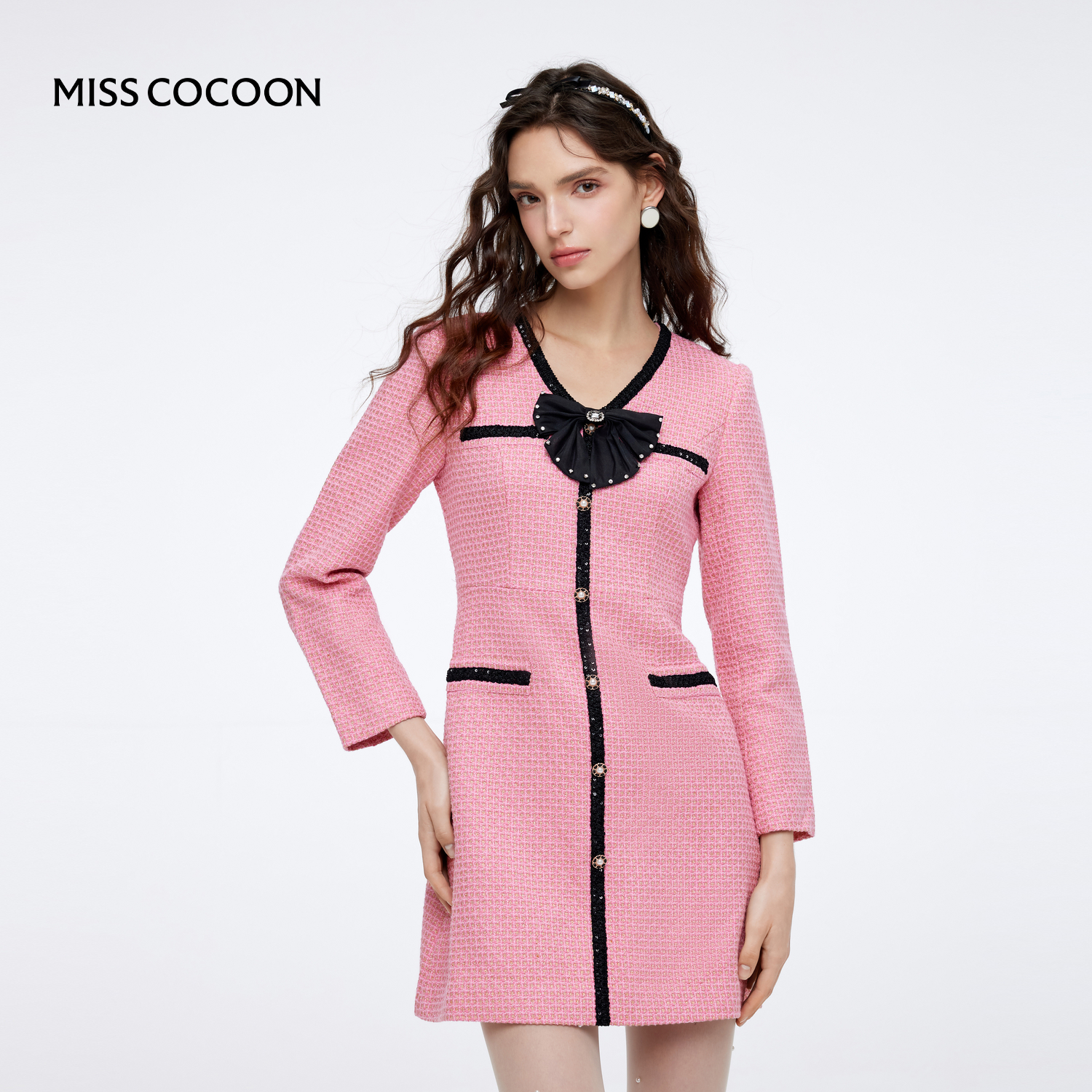 【呼呼专享】MISSCOCOON秋装新款女装钻饰蝴蝶结小香风设计连衣裙