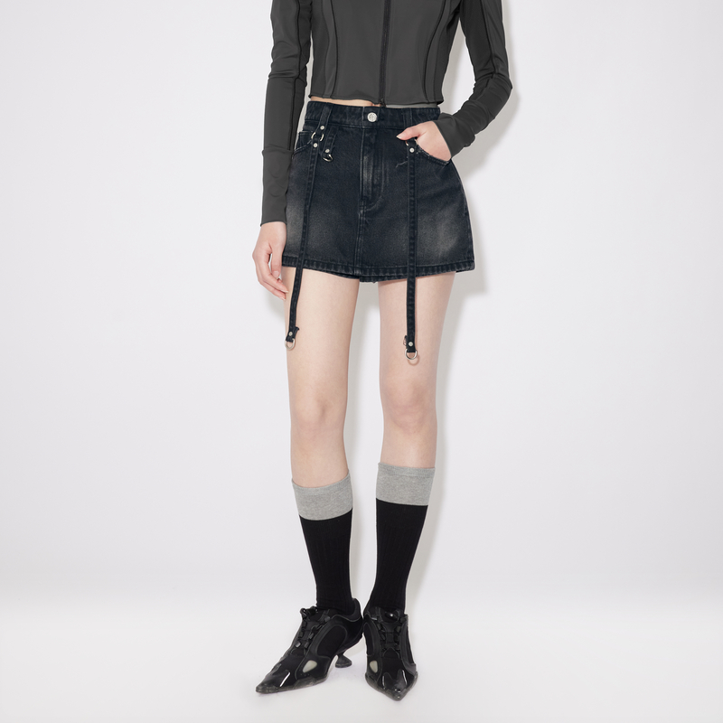 REVAN芮范2024夏季新品设计师款复古黑色吊带牛仔短裤RM31307010