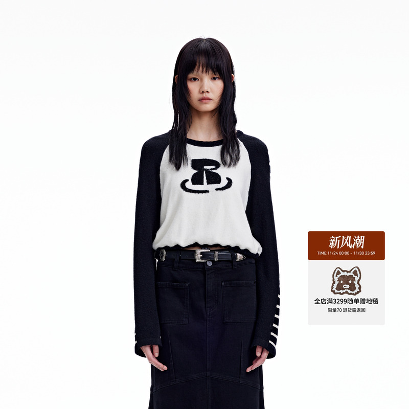 REVAN芮范2023冬季新品设计师款甜酷风烫钻拼接毛衣RN90601173